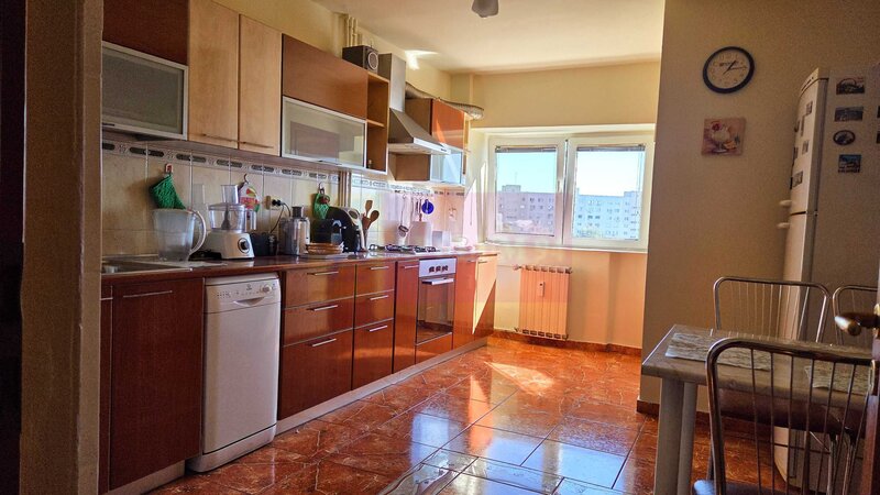 Apartament 4 camere, Decebal zona Metrou Piata Muncii